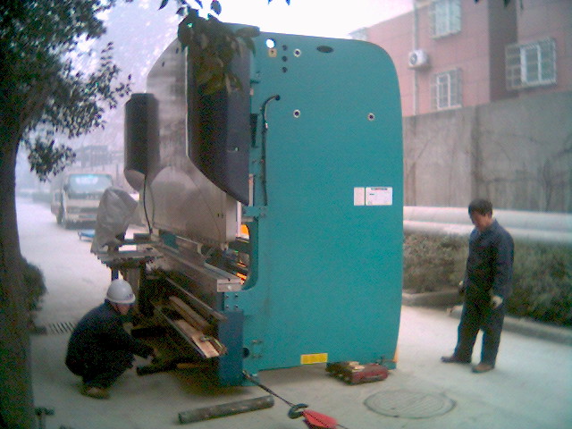 開發區某企業工廠設備搬運案例